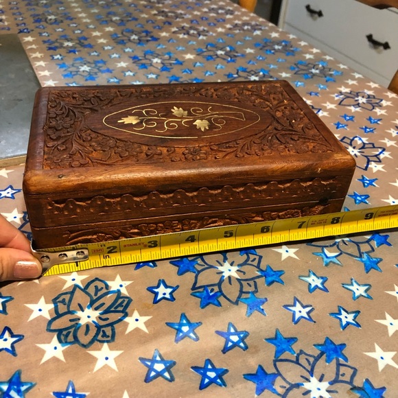 Set of 2 Carved Wooden boxes (India) - Picture 4 of 9